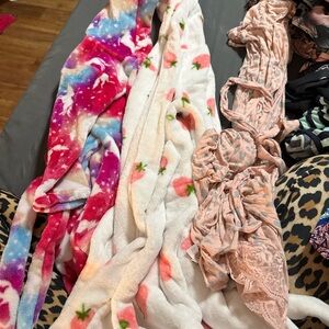 Colorful and Patterned Robe Set